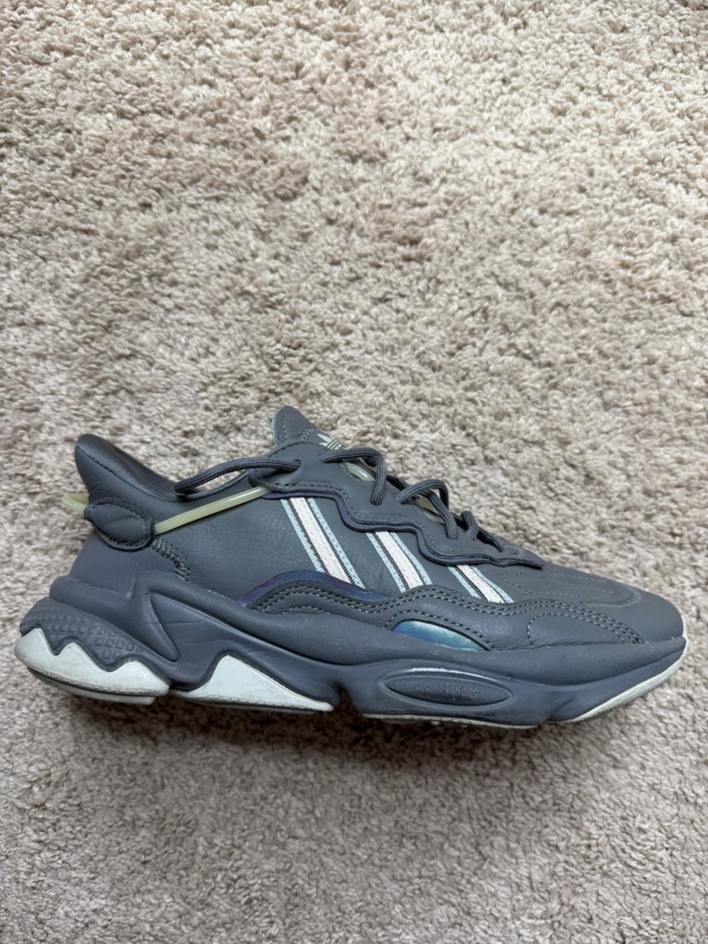 adidas Ozweego Grey Ash Silver Womens Size 7 Sneakers EE5718 Running Shoes